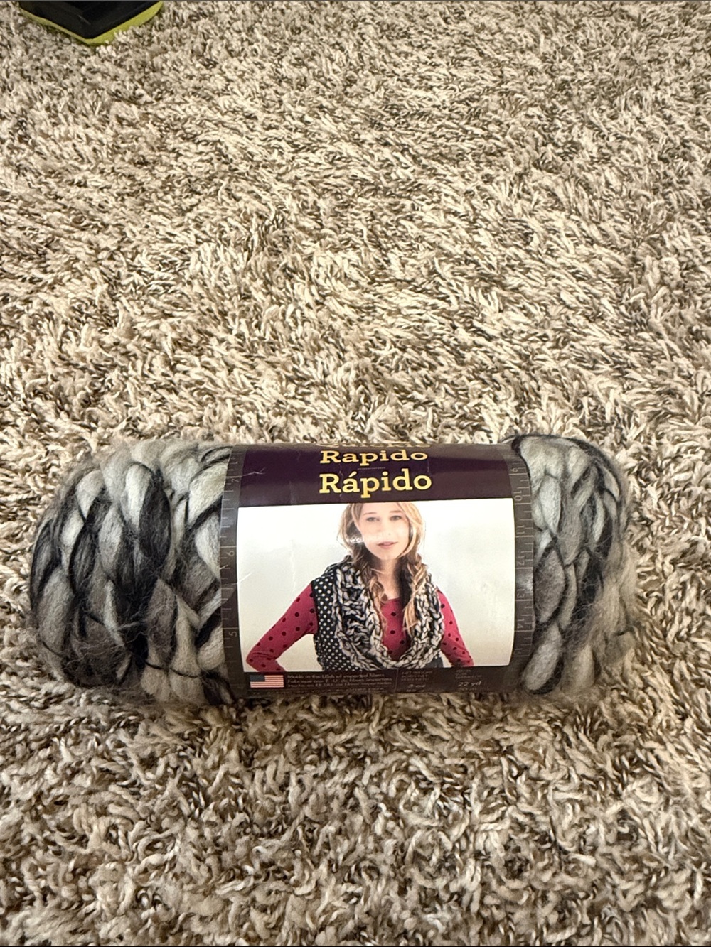Lion Brand Quickie Super Bulky Yarn Peppery Black Gray Wool Blend 85g